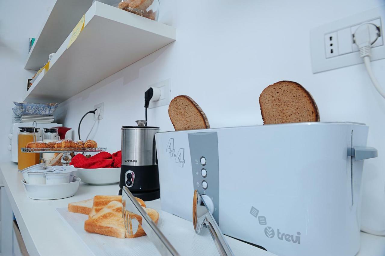 Atticobianco B&B カリアリ エクステリア 写真